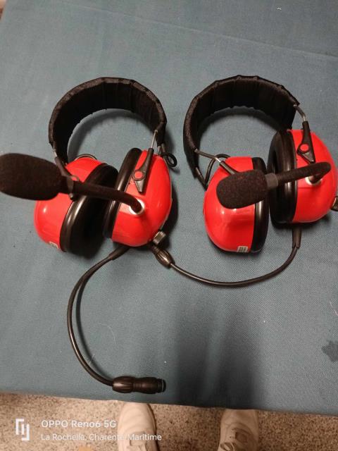 ulm  -  occasion - 2 headsets Lynx microavionics en excellent etat - ulm multiaxes occasion